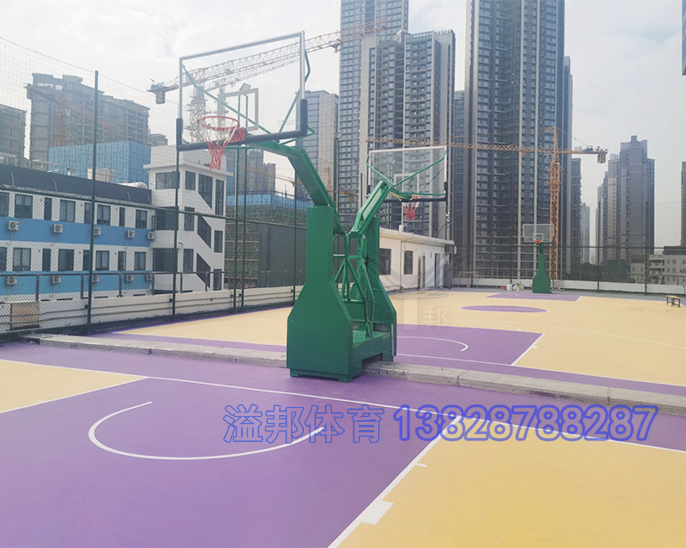 篮球场翻新