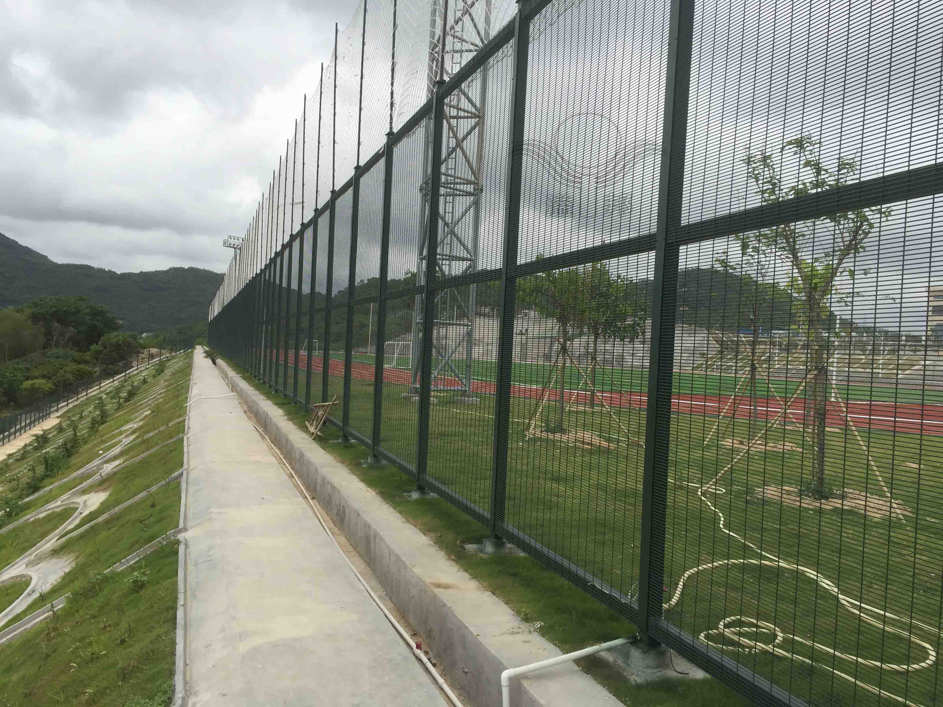 球场方柱围网